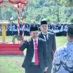 Wakil Bupati Dompu Pimpin Upacara HGN ke-80, Sampaikan Apresiasi Mendikdasmen untuk Guru.